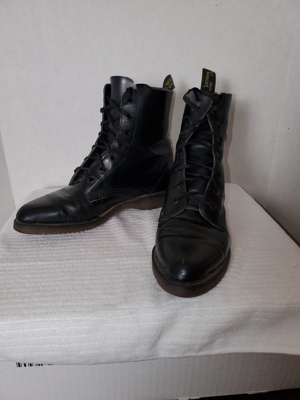 VINTAGE Dr Martins Black Lace-Up Leather Pointed Toe Boots D200 RARE!!!